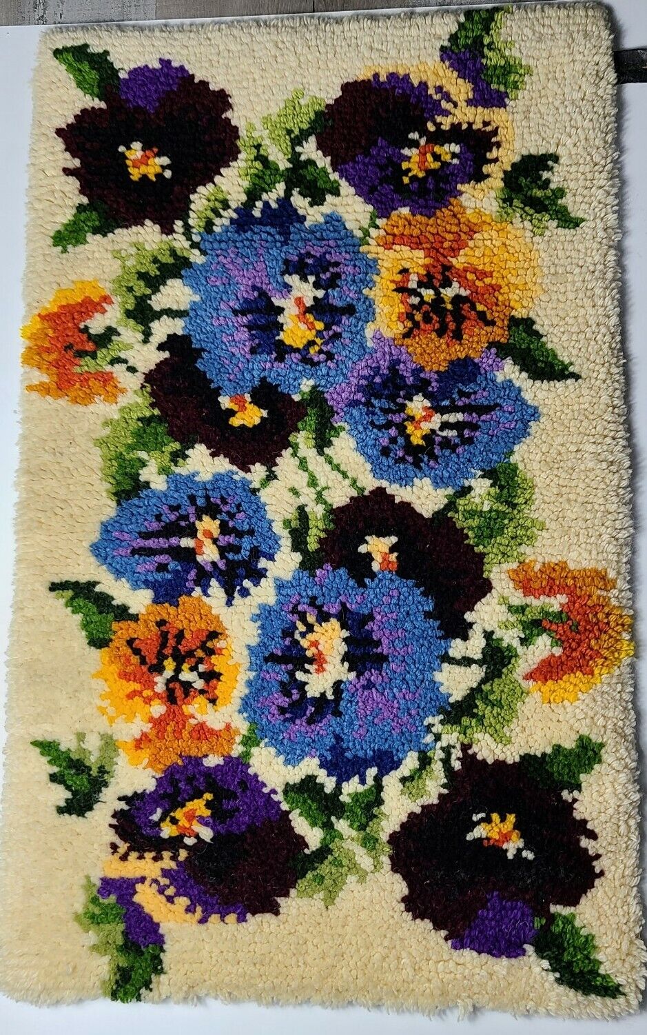 Stillcraft  Wool Latch Hook Rug Completed Floral Cream With Flowers Vtg 35x22