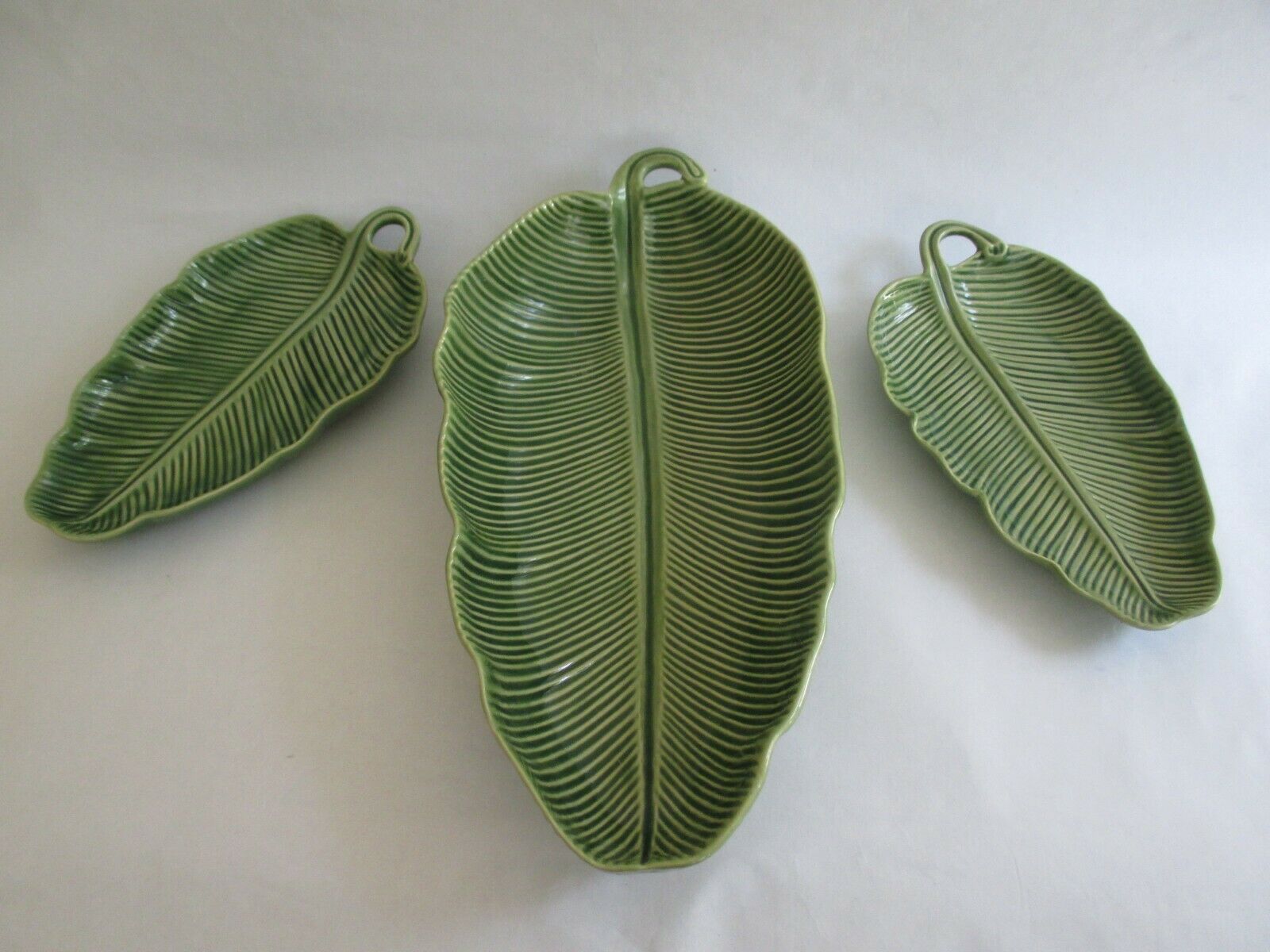 Bordallo Pinheiro Green Majolica Banana Leaf Dishes Set Of 3 Vintage Palm Leaves