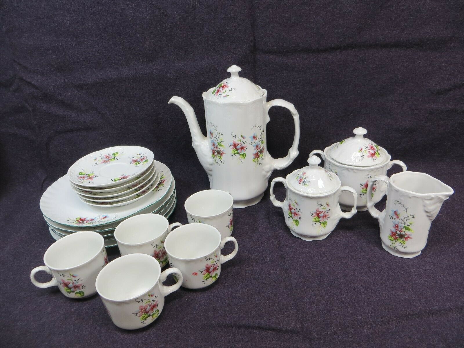 Lovely Vintage Arpo Romania Porcelain 19 Piecetea Set