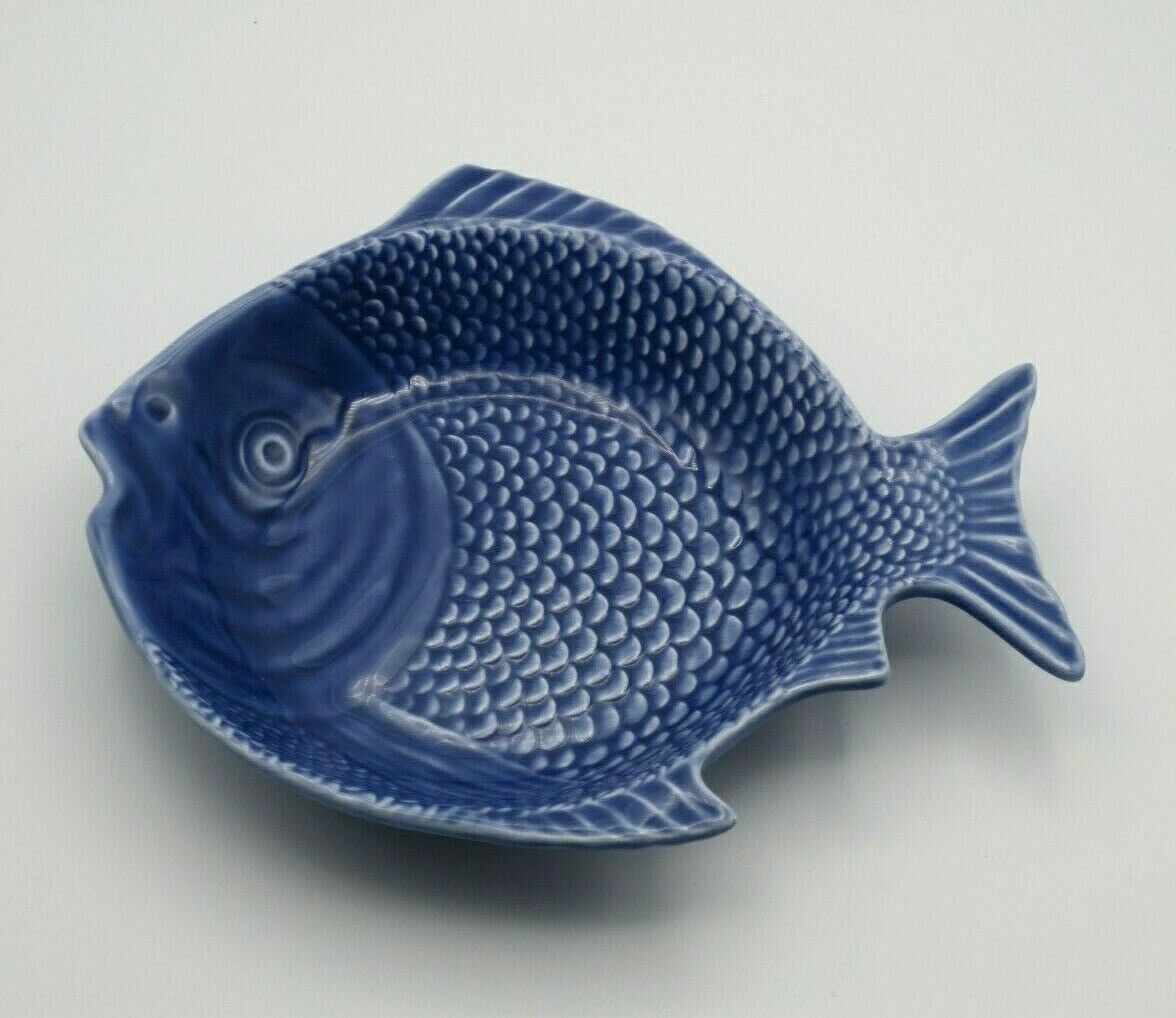 Bordallo Pinheiro Portugal Blue "fish" Plate/bowl (9")