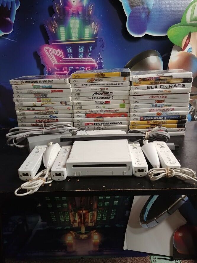 Nintendo Wii Console Gamecube  2 Or 4 Sets Authentic Remotes Same Day Shipping